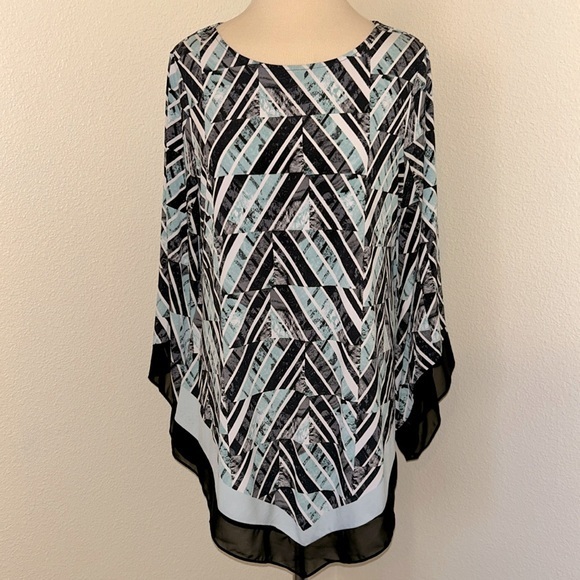 Alfani Tops - Flattering Alfani Black Mint Green White Top Size 0X Similar to 14